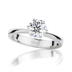 Dazzling Round Brilliant Cut Solitaire