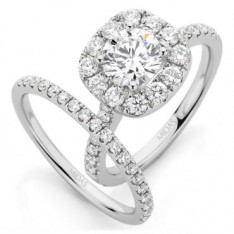 Brilliant Cut with Cushion Halo
