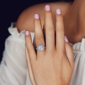Engagement ring spotlight: Halo engagement rings