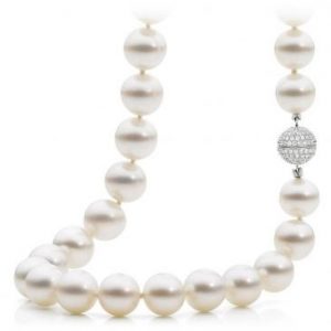 Pearl strand necklace