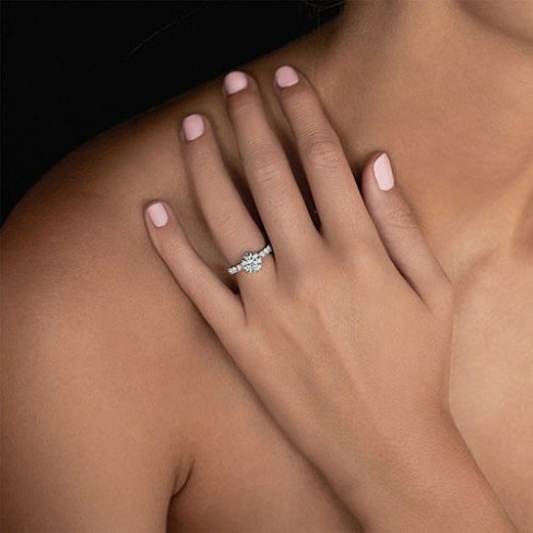 What makes the solitaire diamond ring the most popular style?