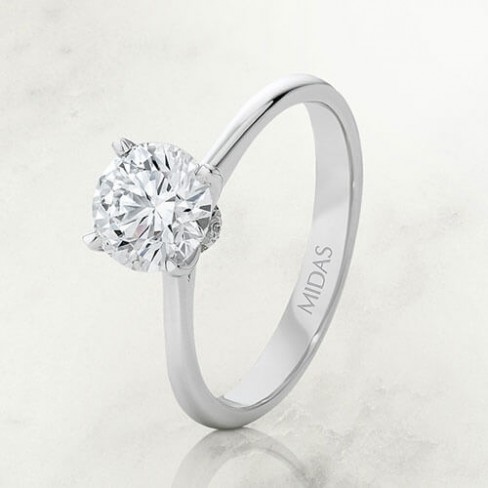 HOW TO CUSTOMISE YOUR DIAMOND SOLITAIRE ENGAGEMENT RING
