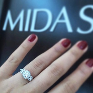 Top 5 three stone engagement rings