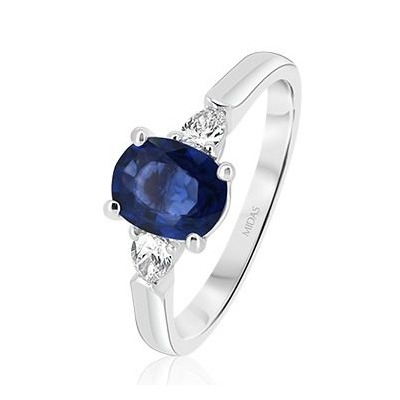 Our collection of white gold engagement rings