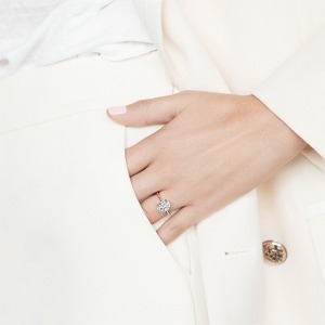 Engagement rings for the minimalist