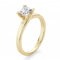 Solitaire Princess Cut Diamond – Yellow Gold