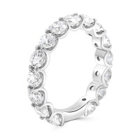 Round Brilliant Claw Set Band