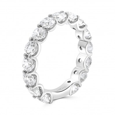 Round Brilliant Claw Set Band