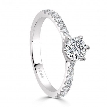Round Brilliant Solitaire with Diamond Shoulders