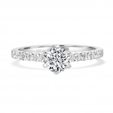 Round Brilliant Solitaire with Dazzling Diamond Shoulders