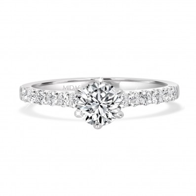 Round Brilliant Solitaire with Dazzling Diamond Shoulders